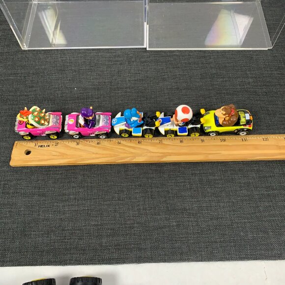 Lot of five Hot Wheels Mario Kart 1:64th Die-Cast Racer Vehicles - Picture 9 of 11